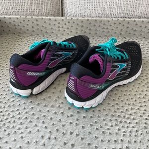 Brooks Ghost 9 Limited Edition, brand new in box!, women’s size 6.5 B, medium